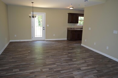 300 Forrestwood Dr, Manchester, TN 37355 - photo 2