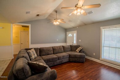 Family room 1.2