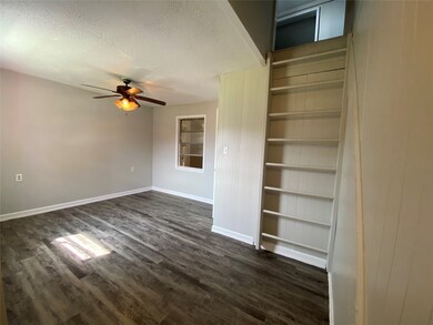 7816 James St unit 7818, Pearland, TX 77584 - photo 6