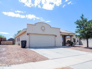 14248 Desert Sunset Dr, Horizon City, TX 79928 - photo 2