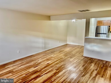 11439 Appledowre Way, Germantown, MD 20876 - photo 3