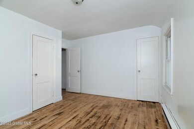 8-web-or-mls-37SwanSt-8