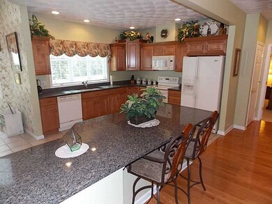 2 Dairy Farm Dr unit 2, West Warwick, RI 02893 - photo 7