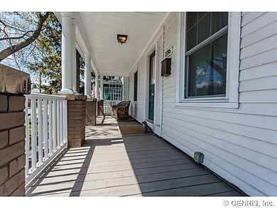 Porch - Open Enjoy Afternoons on the Sprawling Fro