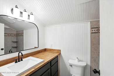 Remodeled Bath Upstairs Main House