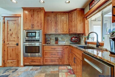 17729 Topflite #16 Ln, Sunriver, OR 97707 - photo 5