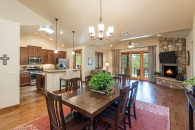 LowRes-1547CastleHills-7