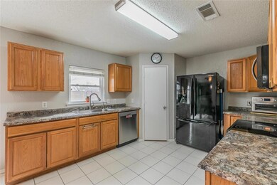 3209 Pinehurst Ct, Denton, TX 76210 - photo 6