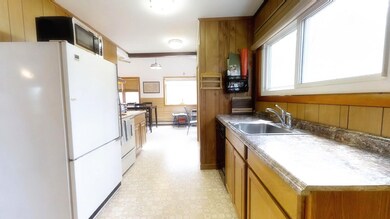 989 W Washington St, Hanson, MA 02341 - photo 5