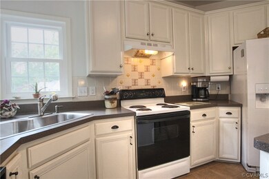 11180 Lesfield Ct, Mechanicsville, VA 23116 - photo 4