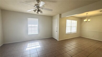 905 Autumn Cir unit A, College Station, TX 77840 - photo 4
