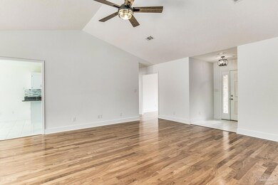 717 Tara Rd, Cantonment, FL 32533 - photo 4