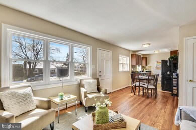 10608 Lexington Ct, Kensington, MD 20895 - photo 4