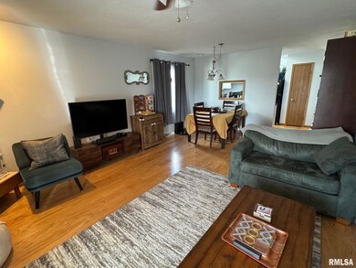 2605 S Chase Dr, Springfield, IL 62704 - photo 2