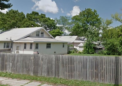 1601 E 22nd St, Des Moines, IA 50317 - photo 2