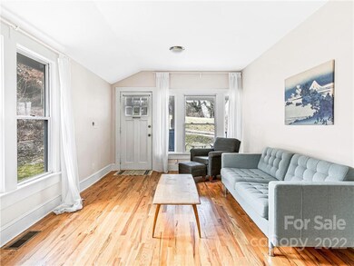 The 2 bed / 1 bath is light and bright with a flowing floor plan that maximizes the use of space. Single level living, smart modern finishes with charming period details make this home a true gem. 
