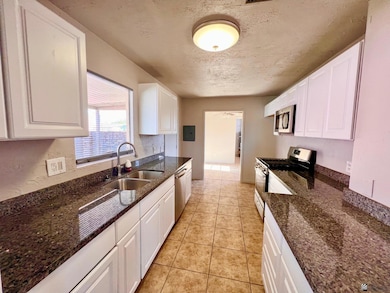 313 S 23rd Ave, Yuma, AZ 85364 - photo 3