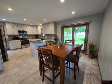 409 N German St, New Ulm, MN 56073 - photo 4