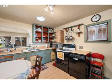 2475 5th Ave, West Linn, OR 97068 - photo 6