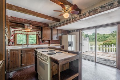 284 River Rd-9
