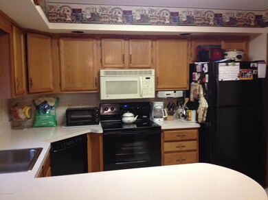 582 Catskill Dr, Effort, PA 18330 - photo 3