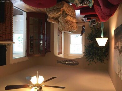 720 Lee St, West Point, VA 23181 - photo 5