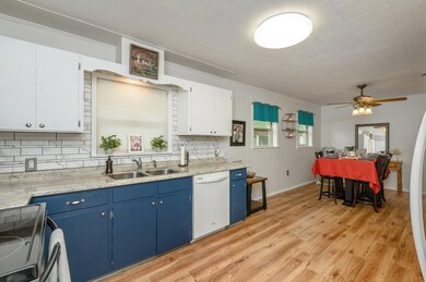 7-web-or-mls-689 Twin Lakes Dr-02 - Copy