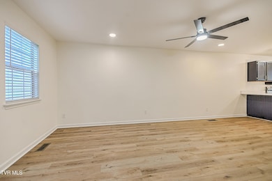 2971 Broad St Gunit-6