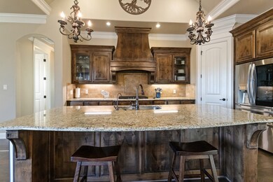 209 Martin Dr, Granbury, TX 76049 - photo 3