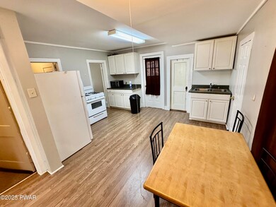 127 Cliff St, Honesdale, PA 18431 - photo 7