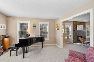 1648 Red Oak Dr, Coralville, IA 52241 - photo 7