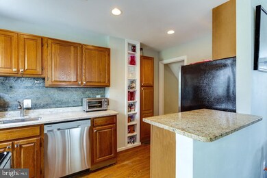 6841 Radcliffe Dr, Alexandria, VA 22307 - photo 6