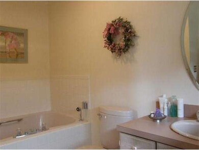 17 Fairway View Ln, Norton, MA 02766 - photo 7