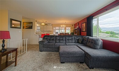 1702 8th St NE, East Wenatchee, WA 98802 - photo 4