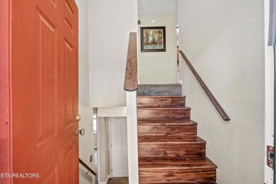 entrance split foyer
