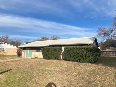 1305 Bryan Dr, Bedford, TX 76022 - photo 3