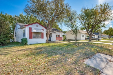 2324 Brockbank Dr, Irving, TX 75062 - photo 2