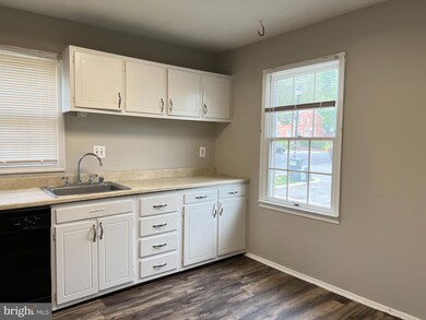 16649 Geddy Ct unit A, Woodbridge, VA 22191 - photo 3