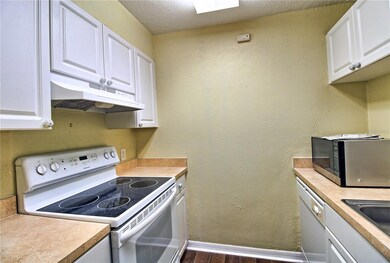 2519 Cedar Cypress Ct unit 102, Tampa, FL 33618 - photo 7