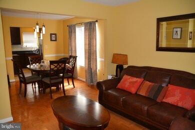 5711 Silk Tree Dr, Riverdale, MD 20737 - photo 5