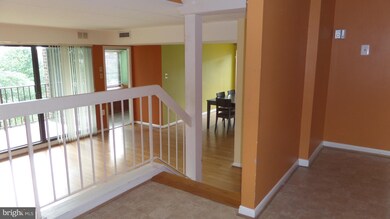 110 Roberts Ln unit 201, Alexandria, VA 22314 - photo 2