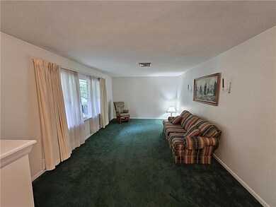 294 Flagstone Dr, Bethlehem, PA 18017 - photo 5