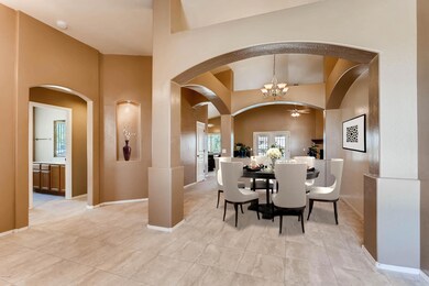 Flex/Dining Room
