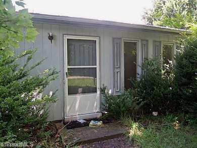 333 Ridgecrest Dr, King, NC 27021 - photo 2