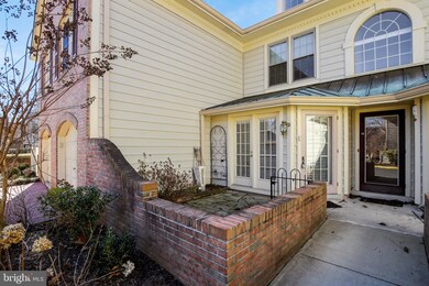 21 Luxberry Ct, Rockville, MD 20852 - photo 2