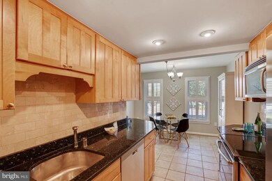 1337 Chetworth Ct, Alexandria, VA 22314 - photo 4