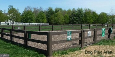 8817 Groffs Mill Dr unit 8817, Owings Mills, MD 21117 - photo 2