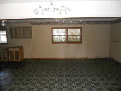 1023 Bud St, Blackshear, GA 31516 - photo 6