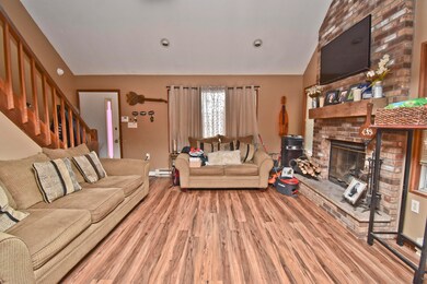 2 Living Room (2)