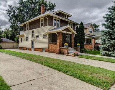 242 Knapp St NE Grand Rapids-small-001-F
